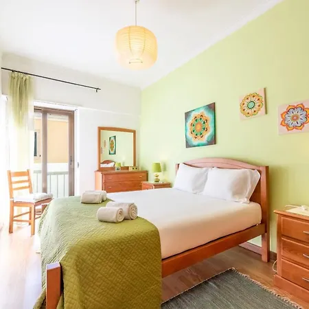 Guestready - Bright And Colorful In Ajuda * 리스본
