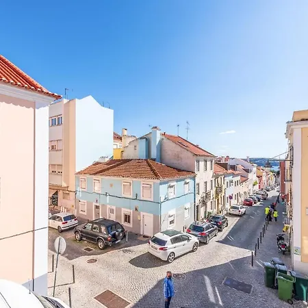 Guestready - Bright And Colorful In Ajuda * 리스본