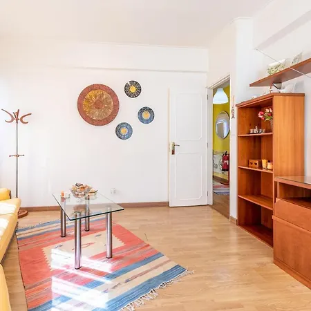 Guestready - Bright And Colorful In Ajuda Lägenhet